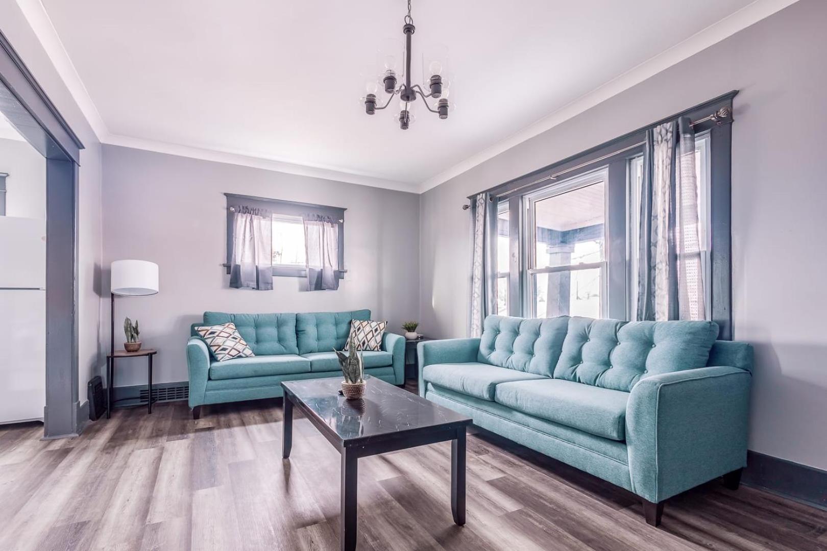 Spacious 6br 2bath Close The Falls Holiday home Niagara Falls