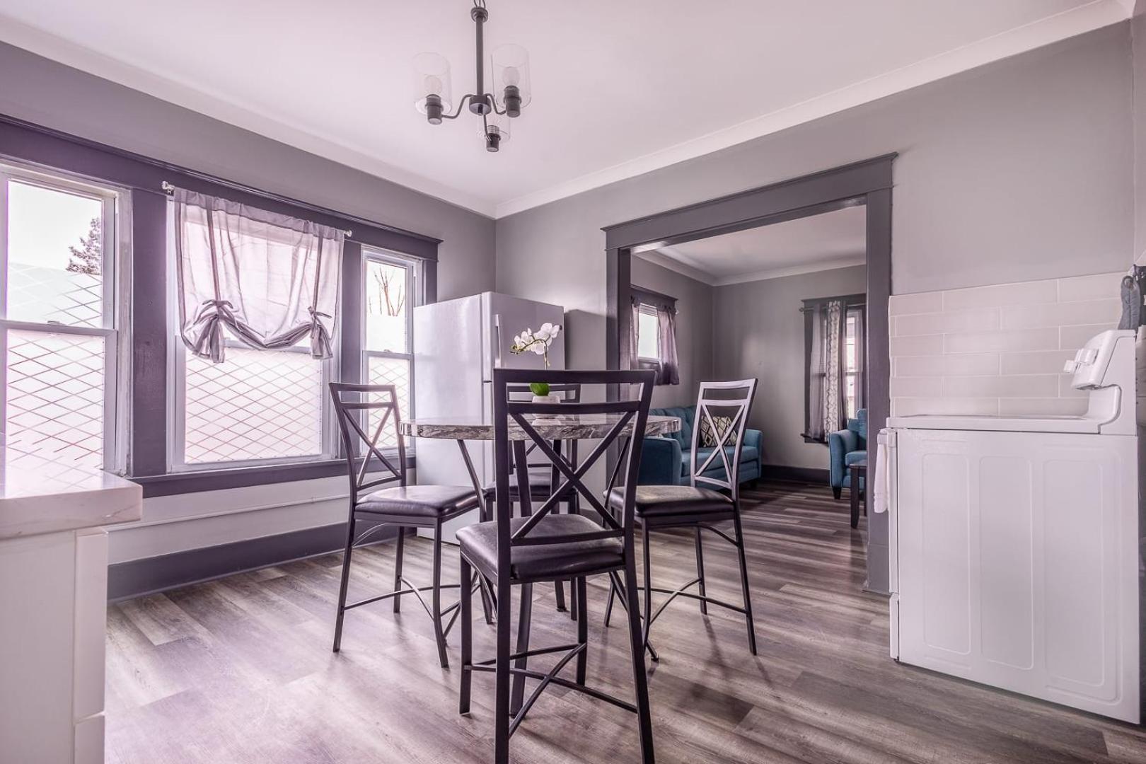 Holiday home Spacious 6br 2bath Close The Falls Niagara Falls